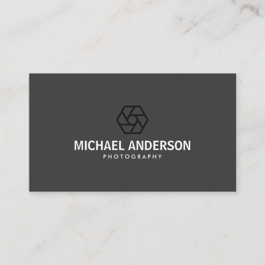 Moderne, dunkelgraue Visitenkarte (Vorderseite)
