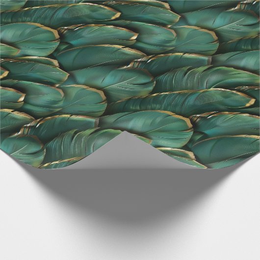 Moderne dunkelgrüne goldene Federn Muster Geschenkpapier (Ecke)