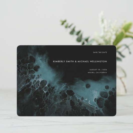 Moderne dunkle Aquamarine Schwarz-Moody-Fluid-Art Save The Date (Stehend Vorderseite)