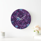 Moderne dunkle lila Blumenmuster Große Wanduhr (Zuhause)