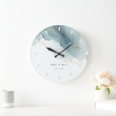 Moderne Dusty Blue Gold Beach Hochzeitsfeier Große Wanduhr (Zuhause)
