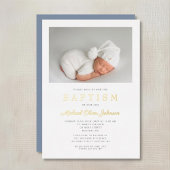 Moderne Dusty Blue Gold Script Foto Boy Taufe Folieneinladung