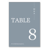 Moderne dusty Blue Monogram Wedding Tischnummer (Vorderseite)