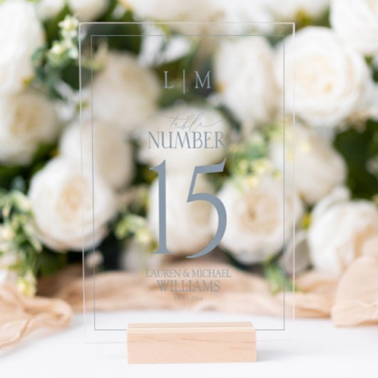 Moderne Dusty Blue Monogram Wedding Tischnummer Acrylschild