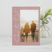Moderne dusty Pink Script Foto Hochzeit Save The Date (Stehend Vorderseite)