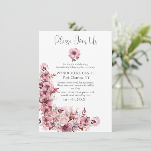 Moderne Dusty Rose Pink QR Code Wedding Begleitkarte (Stehend Vorderseite)