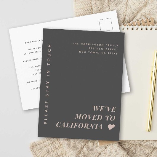 Moderne Earth Tone Minimalistische Typografie Ankündigungspostkarte