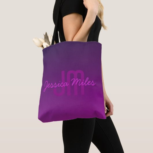 Moderne editierbare monogrammierte Text & Lila Omb Tasche (Von Nahem)