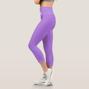 Moderne, editierbare weiße Yoga-Schrift auf Lila Capri Leggings