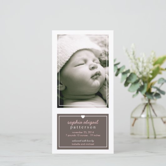 Moderne einfache Baby Girl Geburtsankündigung Brow Ankündigung (Stehend Vorderseite)