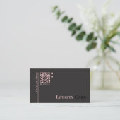Moderne einfache Black Pink QR Code Loyalty Card Visitenkarte (Stehend Vorderseite)