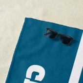 Moderne einfache blaue Pool-Monogramm-Name Strandtuch (Beispiel)