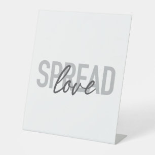 Moderne, einfache, coole Typografie der verbreitet Sockelschild