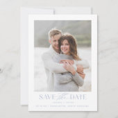 Moderne, einfache Hochzeit mit hellblauem und weiß Save The Date (Vorderseite)