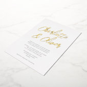 Moderne einfache Kalligrafie Script Wedding REAL Folieneinladung (Gedreht)