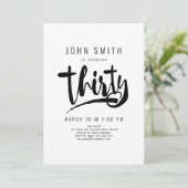 Moderne, einfache, männliche Dreißigerfeier Geburt Einladung (Stehend Vorderseite)