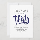 Moderne, einfache, männliche Dreißigerfeier Geburt Einladung (Vorderseite)