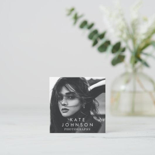 Moderne einfache Minimal Foto QR Code Social Media Quadratische Visitenkarte (Stehend Vorderseite)