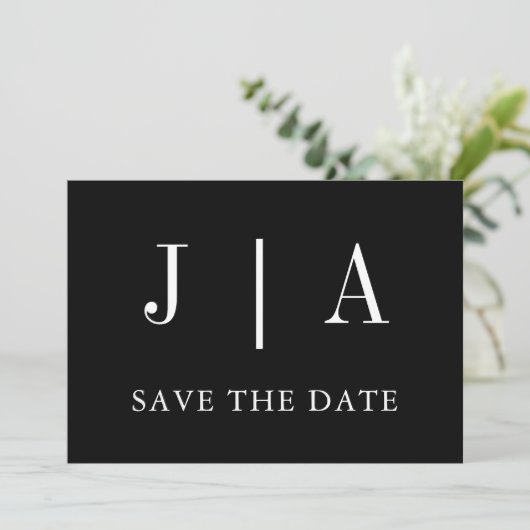 Moderne, einfache Monogramm mit schwarzem und weiß Save The Date (Stehend Vorderseite)