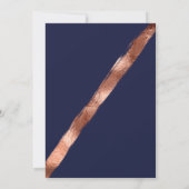Moderne Einfache Rose Gold Navy Brushstrikes Hochz Einladung (Rückseite)