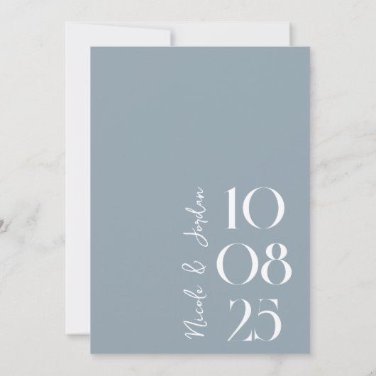 Moderne einfache, schicke, dusty Blue Wedding Save The Date (Rückseite)