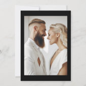 Moderne, einfache Schwarz-Weiß-Foto-Hochzeit Einladung (Rückseite)