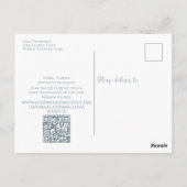 Moderne einfache staubblaue florale Foto-QR-Code Postkarte (Rückseite)