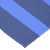 Moderne einfache Tone Stripe Geometric blue Tischdecke (Schrägansicht)
