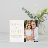 Moderne Elegance Gold Wedding rettet das Datum Folie Einladungspostkarte (Stehend vorne)