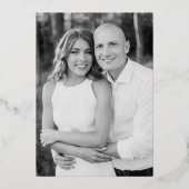 Moderne Elegance Green and Gold Foto Wedding Folieneinladung (Rückseite)