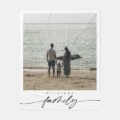 Moderne Elegant Family Foto Script Typografie Fleecedecke (Vorderseite)