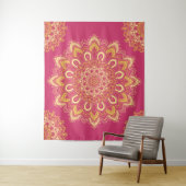 Moderne Elegant Gelbe Himbeere Pink Boho Mandala Wandteppich (Beispiel)
