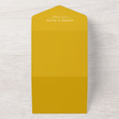 Moderne Elegant Mustard Yellow Minimalistisch Wedd All In One Einladung (Außenbereich)