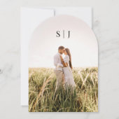 Moderne elegante Arch Shape-Foto Monogram-Hochzeit Einladung (Vorderseite)