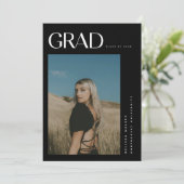 Moderne elegante Black 2-Foto Graduation Party Einladung (Stehend Vorderseite)