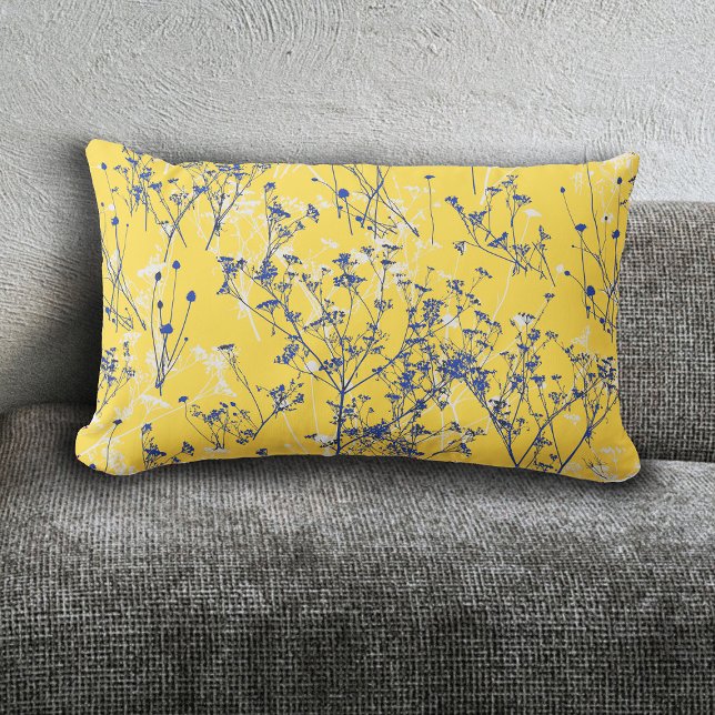 Moderne, elegante blaue Wildblumen Mustard Yellow Lendenkissen (Von Creator hochgeladen)