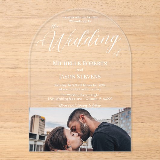Moderne Elegante Bottom Foto Calligraphy Wedding Acryleinladungen (Vorderseite)