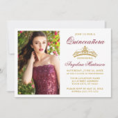Moderne Elegante Burgund Gold Crown Quinceanera Einladung (Vorderseite)