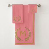 Moderne elegante Coral Gold Chic Monogram Badhandtuch Set (Insitu)