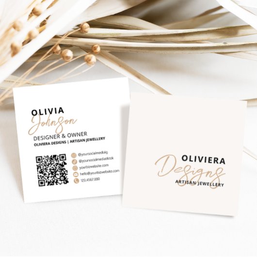 Moderne elegante Creme + Gelber QR Code Quadratische Visitenkarte