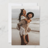 Moderne elegante Dark & Moody Simple Wedding Einladung (Rückseite)