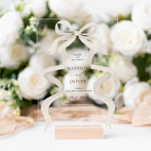 Moderne Elegante Elfenbeinküste Bow Ribbon Wedding Acryleinladungen