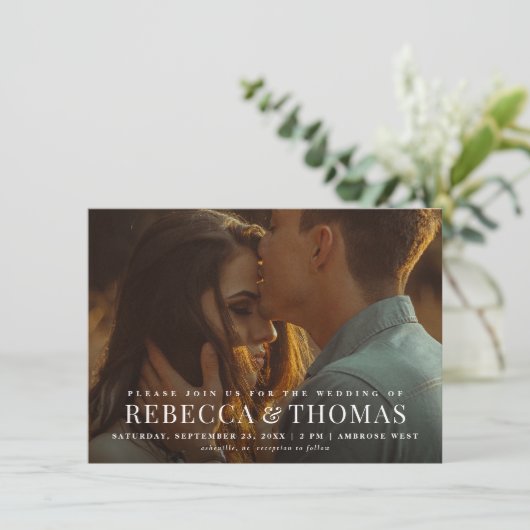 Moderne, elegante Foto Hochzeit Einladung (Stehend Vorderseite)