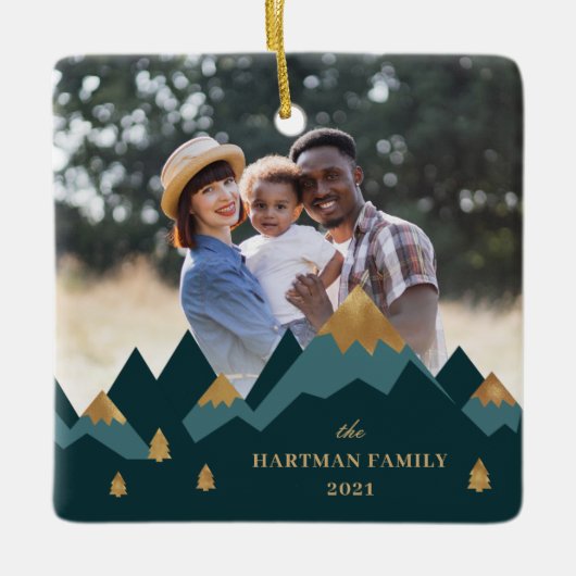 Moderne Elegante Goldberge Foto Weihnachten Keramikornament (Vorderseite)