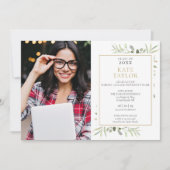 Moderne Elegante Grünflächen Foto Abschluss Einladung (Vorderseite)