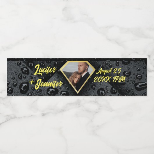 Moderne elegante Hochzeit Golden Diamant Wasserflaschenetikett (Einzelnes Label)