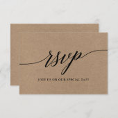 Moderne elegante Kalligrafie Script Kraft Wedding RSVP Karte (Vorne/Hinten)