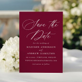 Moderne elegante Kalligraphie Burgundy Wedding Save The Date