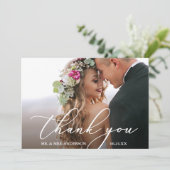 Moderne Elegante Kalligraphie Danke Hochzeitkarte (Stehend Vorderseite)