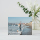 Moderne elegante Kalligraphie Save the Date Hochze Postkarte (Stehend Vorderseite)